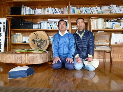 掃除が終って二人仲良く記念撮影