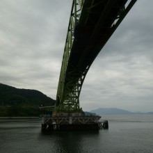 周防大島大橋の下をくぐる