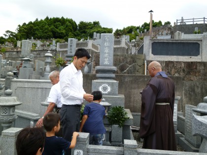 13回忌法要のお墓参り