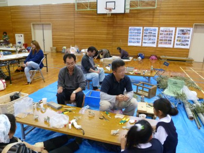 中尾先生たちの竹工作教室