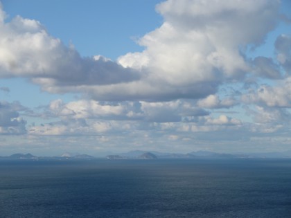 沖合いに見える芸予の島々