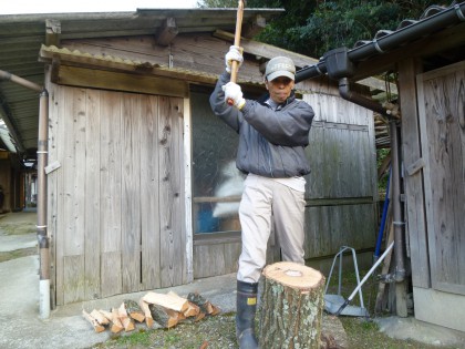 薪割り仕事が始まりました