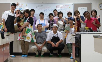 富田さんがfacebookに載せたよもくれ団子クラブの面々